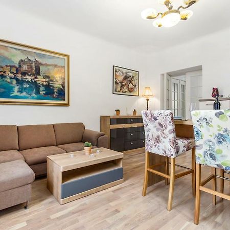 רייקה Apartman Villa Carolina מראה חיצוני תמונה