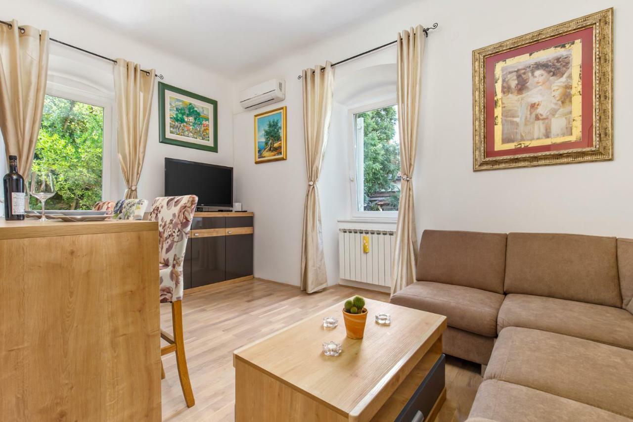 רייקה Apartman Villa Carolina מראה חיצוני תמונה