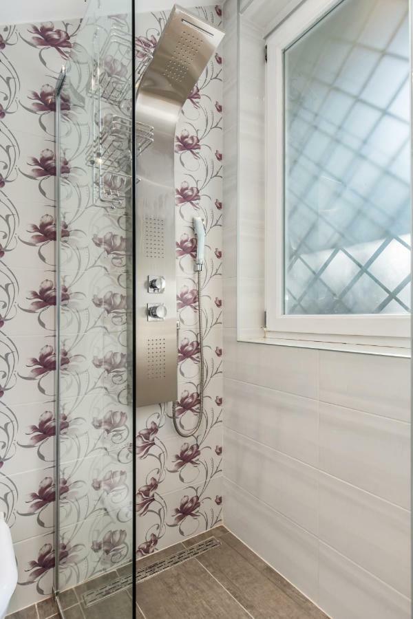 רייקה Apartman Villa Carolina מראה חיצוני תמונה