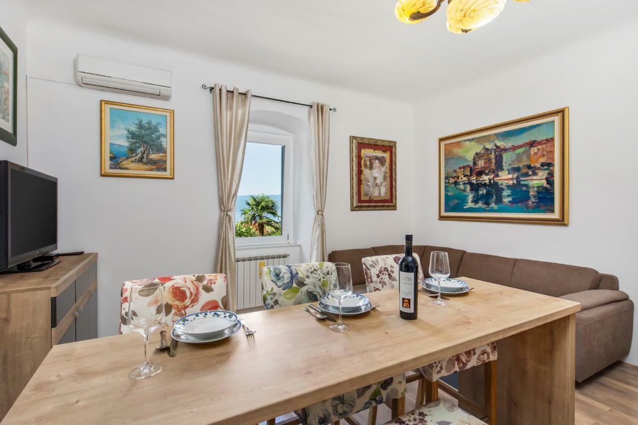 רייקה Apartman Villa Carolina מראה חיצוני תמונה